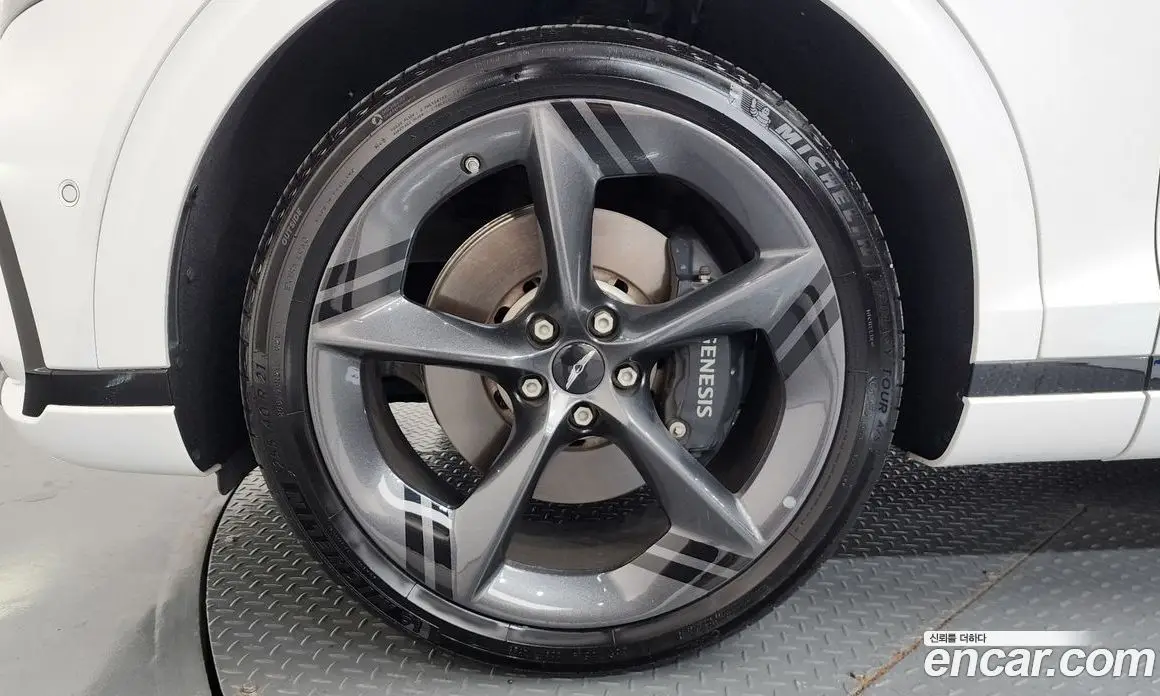 Genesis GV70 2024 2.5 автомат (гидро), фото 4 Genesis GV70 2024 2.5 автомат (гидро), фото 4