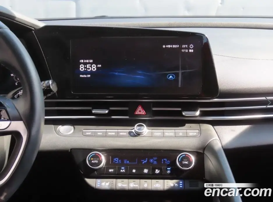 Hyundai Avante 2022 1.6 автомат (гидро), фото 11