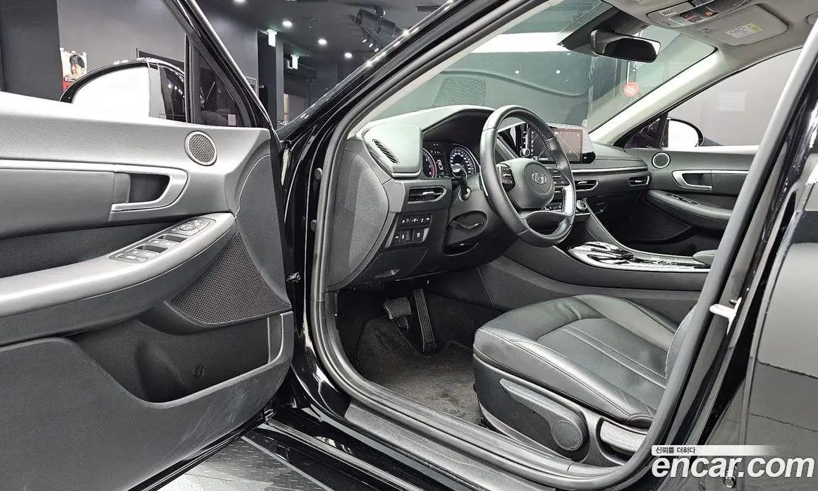 Hyundai Sonata 2022 2.0 автомат (гидро), фото 13