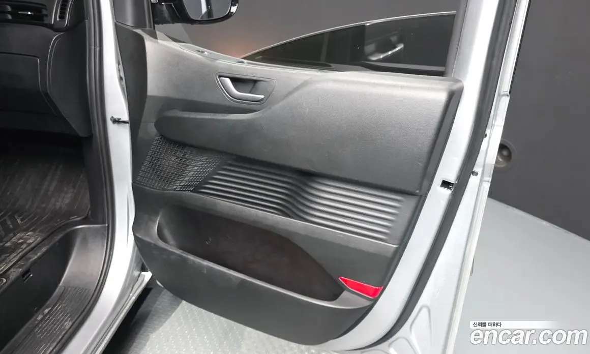Hyundai Staria 2022 2.2 автомат (гидро), фото 15