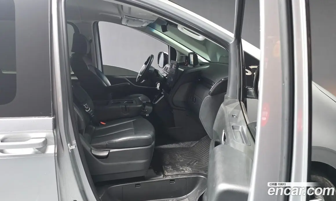 Hyundai Staria 2022 2.2 автомат (гидро), фото 17