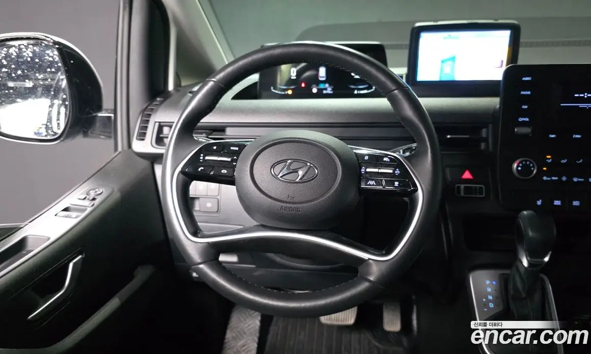 Hyundai Staria 2022 2.2 автомат (гидро), фото 19