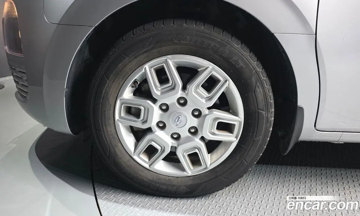 Hyundai Staria 2022 2.2 автомат (гидро), фото 5