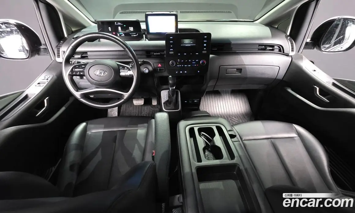 Hyundai Staria 2022 2.2 автомат (гидро), фото 10