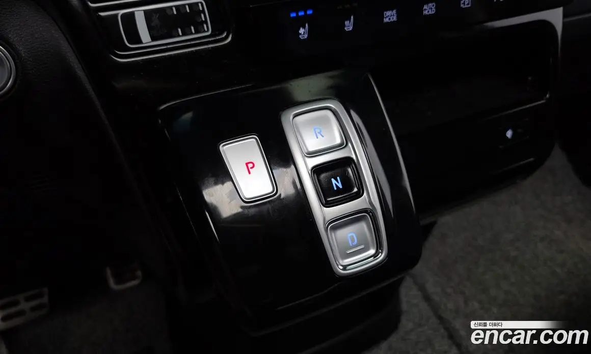 Hyundai Staria 2024 1.6 автомат (гидро), фото 12