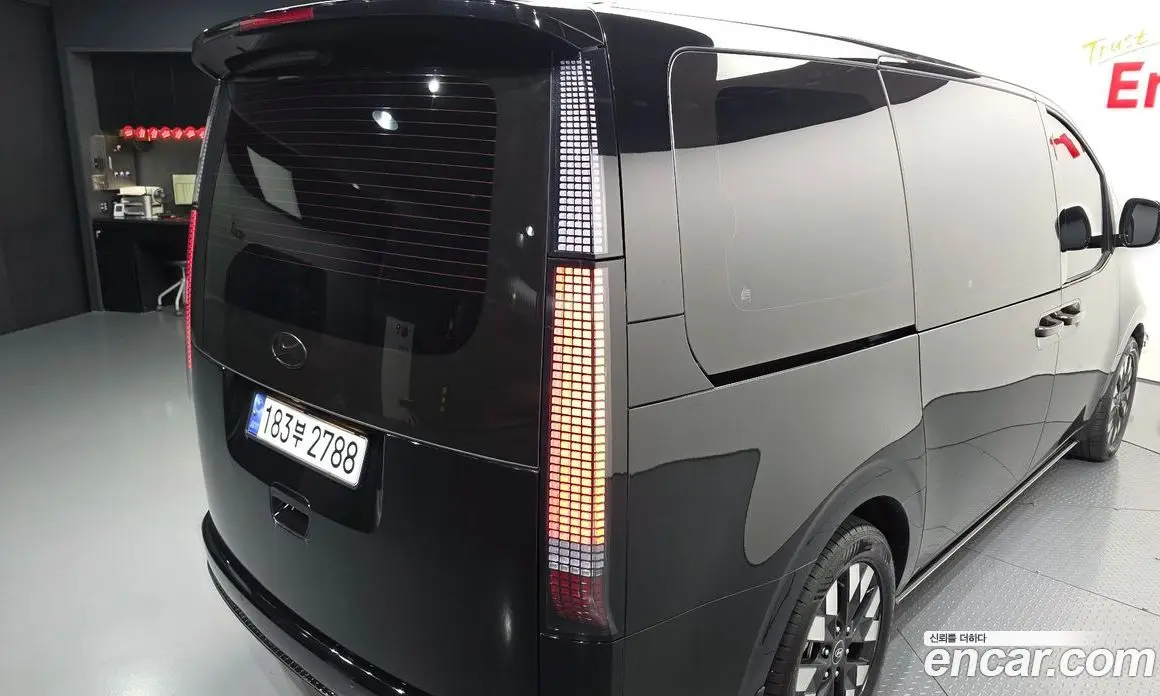 Hyundai Staria 2024 1.6 автомат (гидро), фото 9