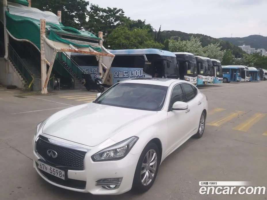 Infiniti Q70 2015 3.7 автомат (гидро), фото 16 Infiniti Q70 2015 3.7 автомат (гидро), фото 16