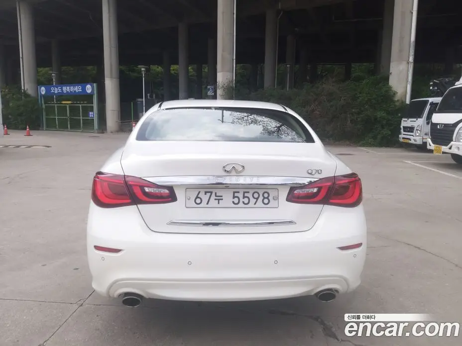 Infiniti Q70 2015 3.7 автомат (гидро), фото 4 Infiniti Q70 2015 3.7 автомат (гидро), фото 4