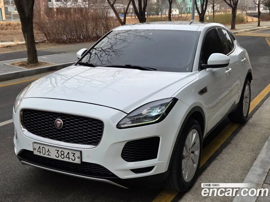 Jaguar E-Pace 2018 2.0 автомат (гидро), фото 1 Jaguar E-Pace 2018 2.0 автомат (гидро), фото 1