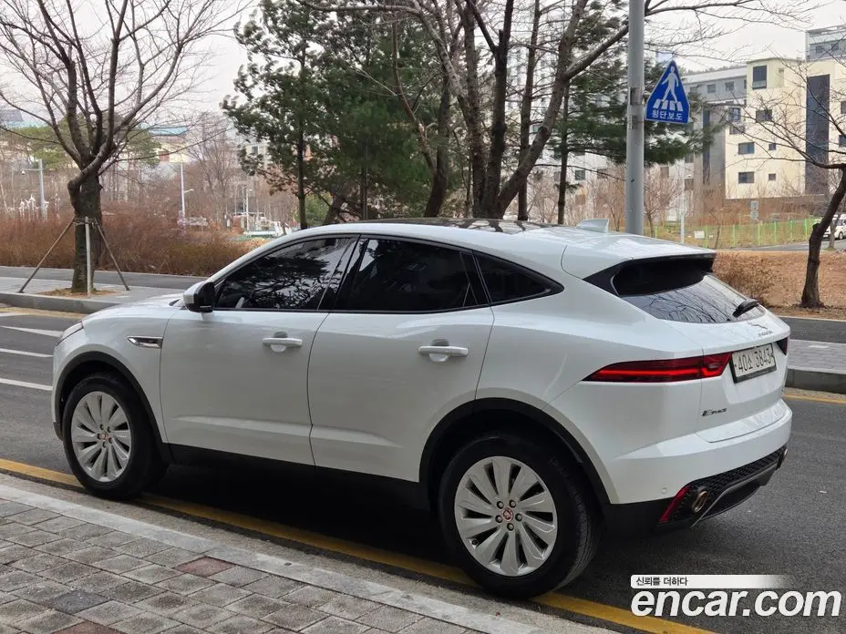 Jaguar E-Pace 2018 2.0 автомат (гидро), фото 18 Jaguar E-Pace 2018 2.0 автомат (гидро), фото 18
