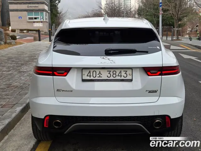 Jaguar E-Pace 2018 2.0 автомат (гидро), миниатюра 4 Jaguar E-Pace 2018 2.0 автомат (гидро), миниатюра 4