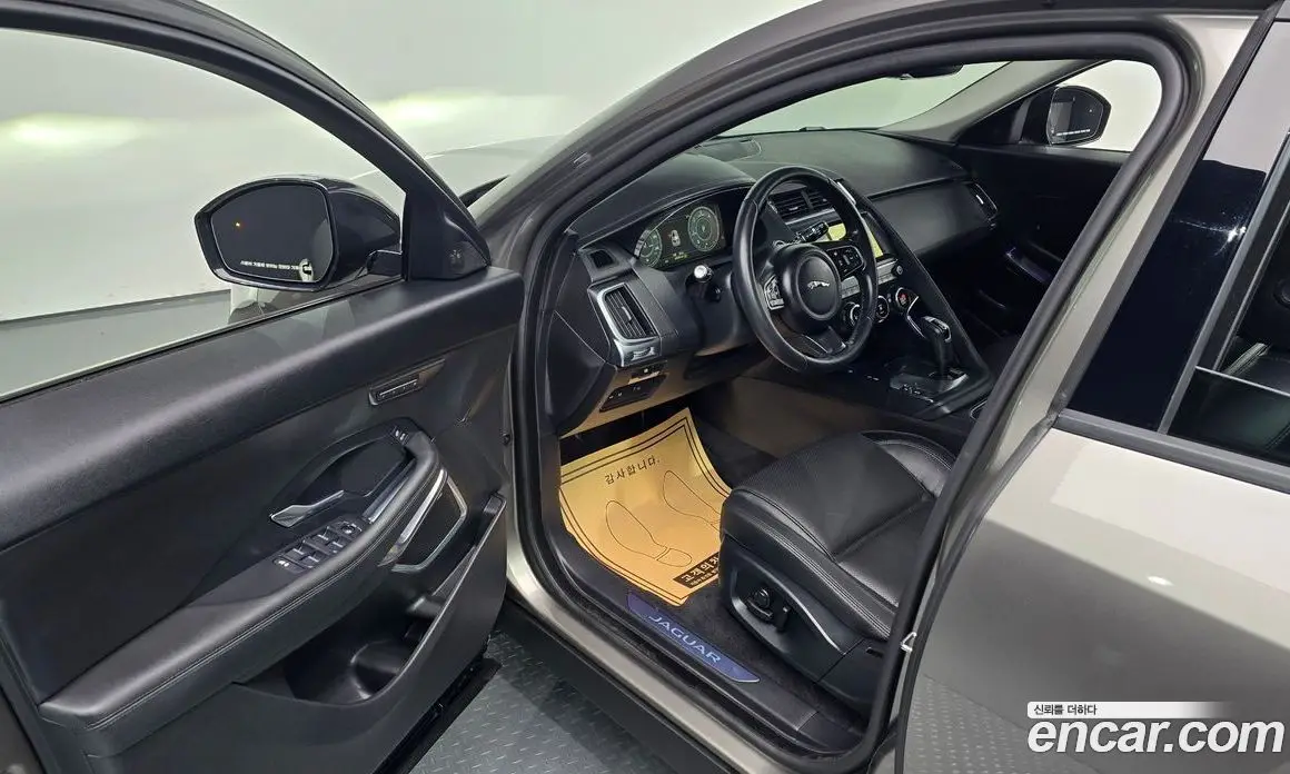 Jaguar E-Pace 2019 2.0 автомат (гидро), фото 16 Jaguar E-Pace 2019 2.0 автомат (гидро), фото 16