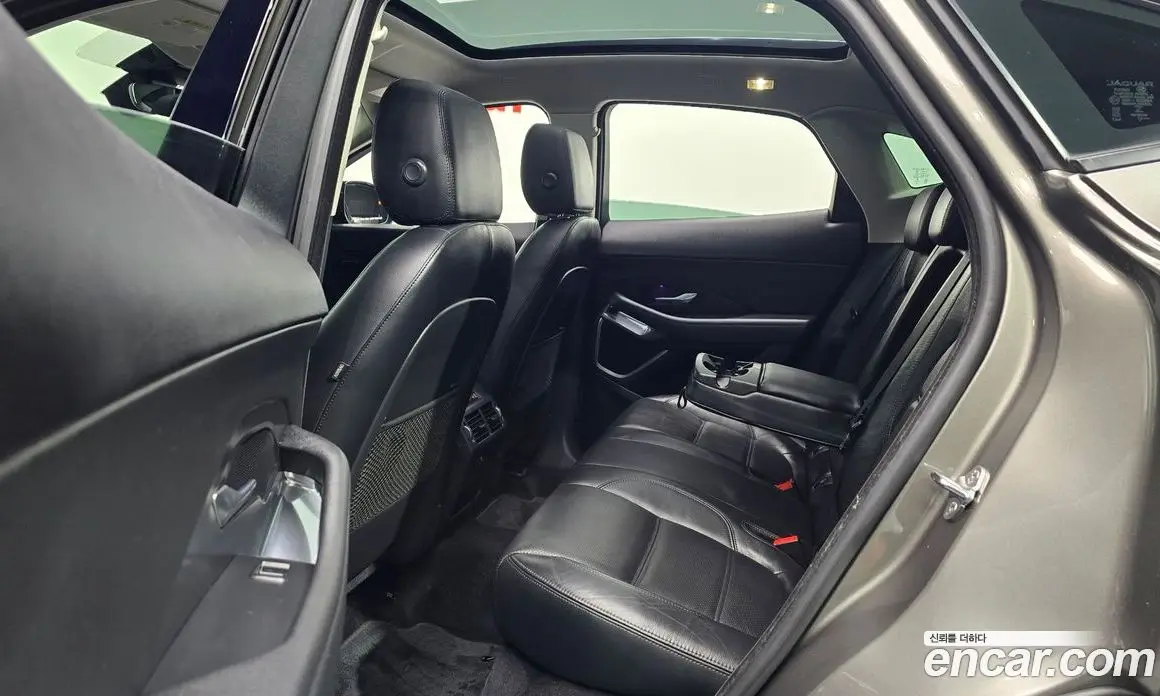 Jaguar E-Pace 2019 2.0 автомат (гидро), фото 17 Jaguar E-Pace 2019 2.0 автомат (гидро), фото 17