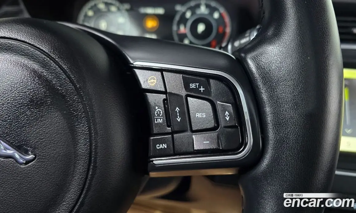 Jaguar E-Pace 2019 2.0 автомат (гидро), фото 22 Jaguar E-Pace 2019 2.0 автомат (гидро), фото 22