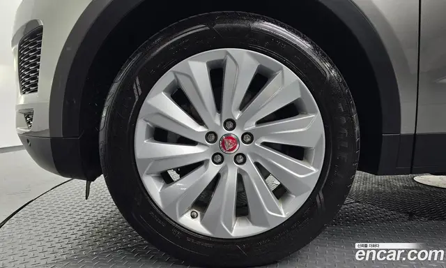 Jaguar E-Pace 2019 2.0 автомат (гидро), миниатюра 4 Jaguar E-Pace 2019 2.0 автомат (гидро), миниатюра 4
