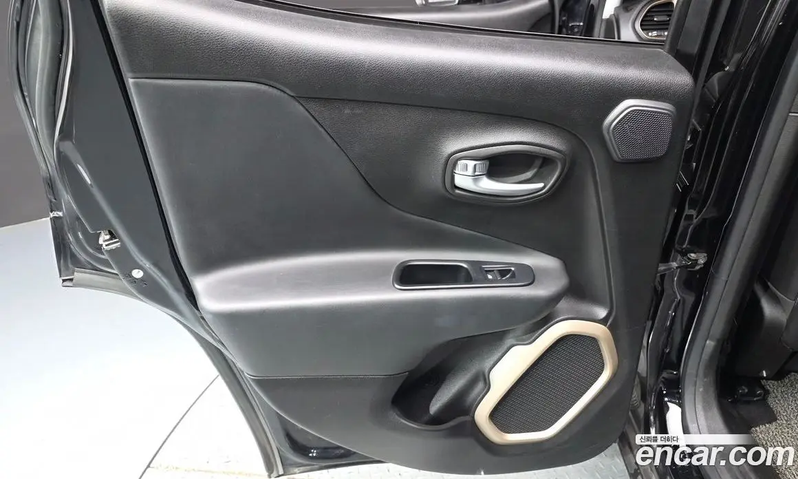 Jeep Renegade 2017 2.0 автомат (гидро), фото 15 Jeep Renegade 2017 2.0 автомат (гидро), фото 15