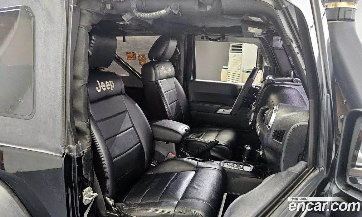 Jeep Wrangler 2012 2.8 автомат (гидро), фото 12 Jeep Wrangler 2012 2.8 автомат (гидро), фото 12