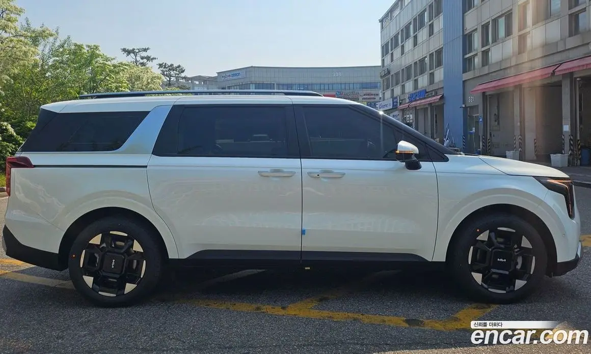 Kia Carnival 2026 1.6 автомат (гидро), фото 3