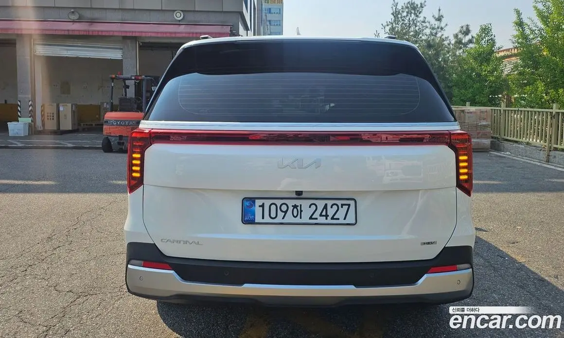 Kia Carnival 2026 1.6 автомат (гидро), фото 5