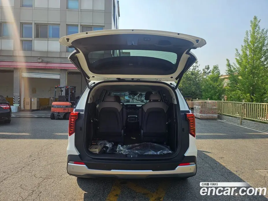 Kia Carnival 2026 1.6 автомат (гидро), фото 6
