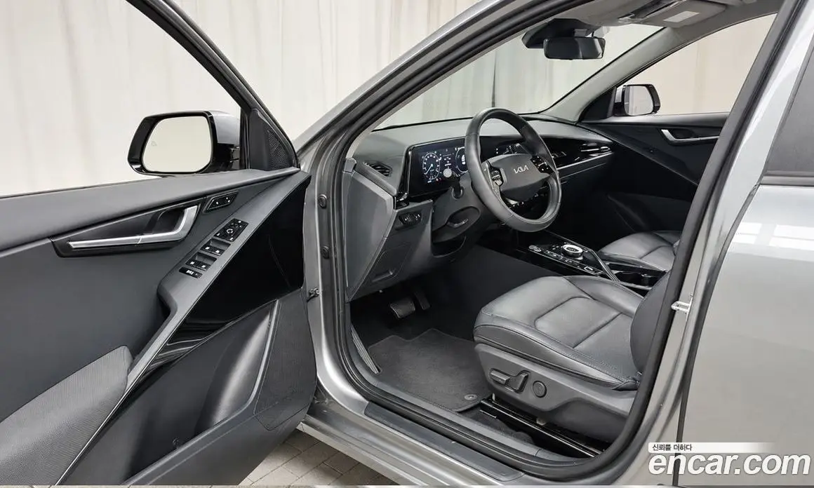 Kia Niro 2023 0.2 автомат (гидро), фото 13