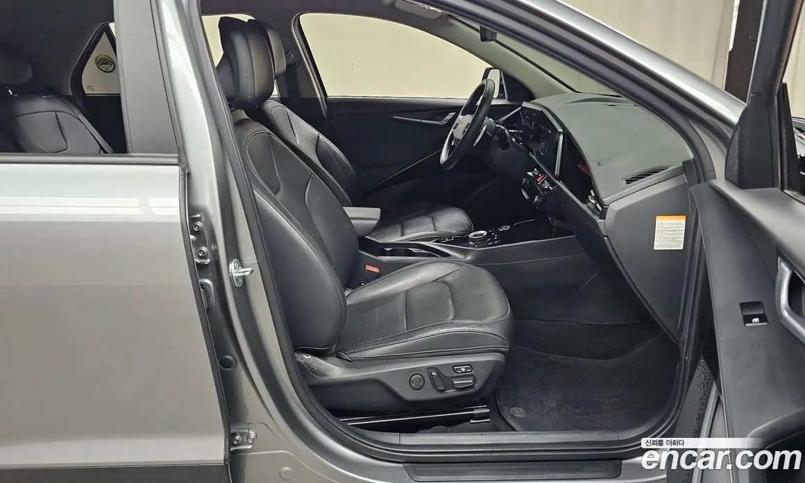 Kia Niro 2023 0.2 автомат (гидро), фото 16