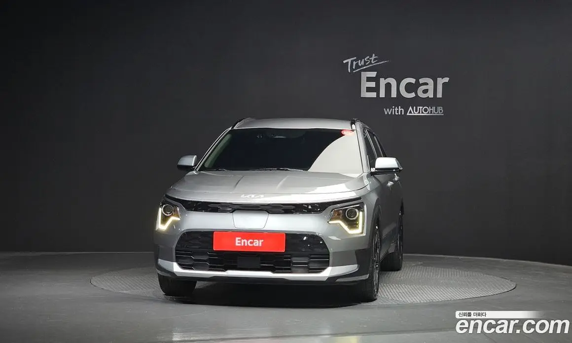Kia Niro 2023 0.2 автомат (гидро), фото 3