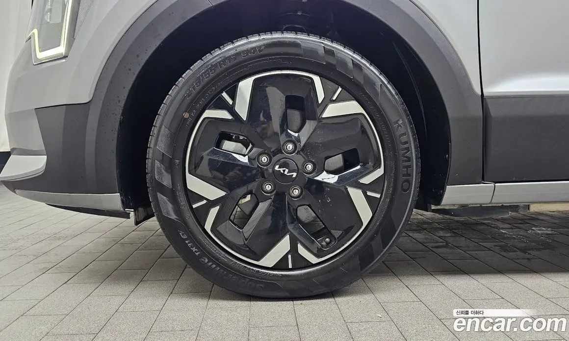 Kia Niro 2023 0.2 автомат (гидро), фото 5