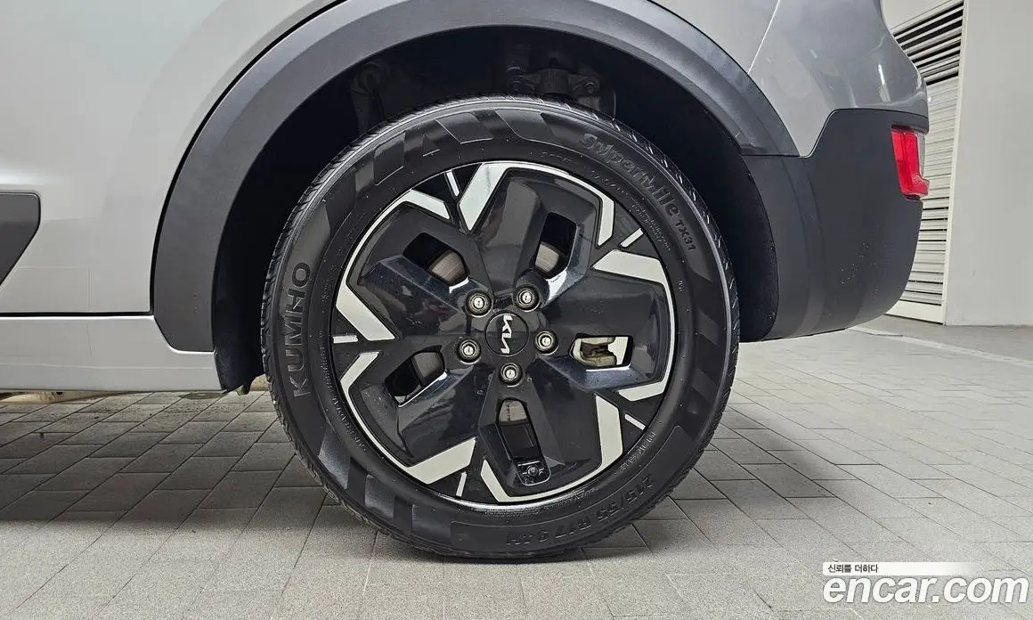 Kia Niro 2023 0.2 автомат (гидро), фото 7