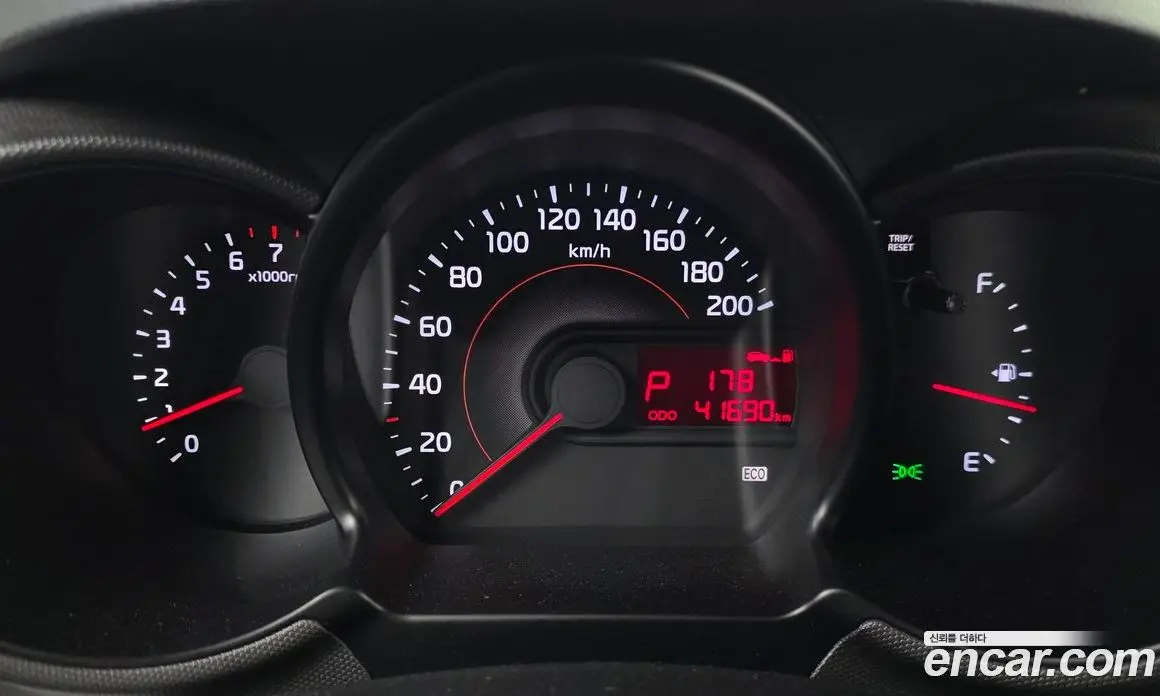 Kia Ray 2013 1.0 автомат (гидро), фото 11