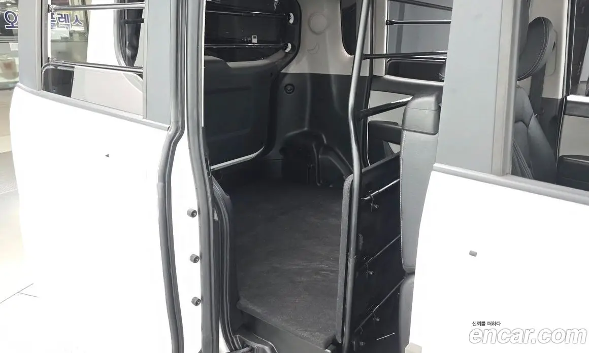 Kia Ray 2023 1.0 автомат (гидро), фото 16