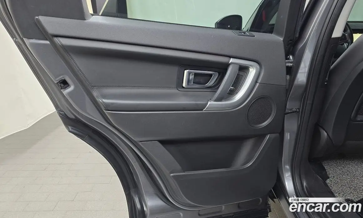 Land Rover Discovery Sport 2017 2.0 автомат (гидро), фото 15 Land Rover Discovery Sport 2017 2.0 автомат (гидро), фото 15