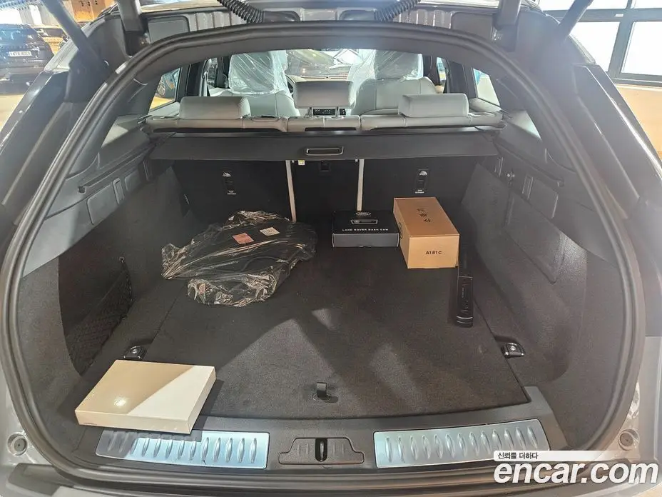 Land Rover Range Rover Velar 2026 2.0 автомат (гидро), фото 13