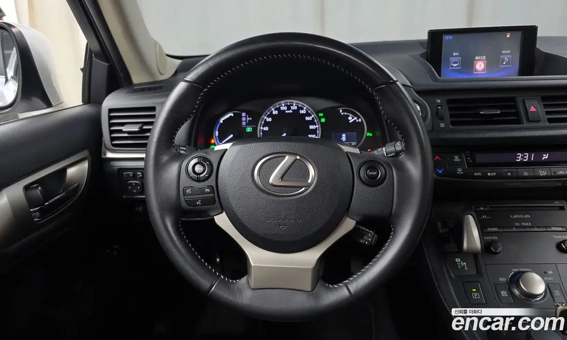 Lexus CT200h 2015 1.8 автомат (гидро), фото 13 Lexus CT200h 2015 1.8 автомат (гидро), фото 13