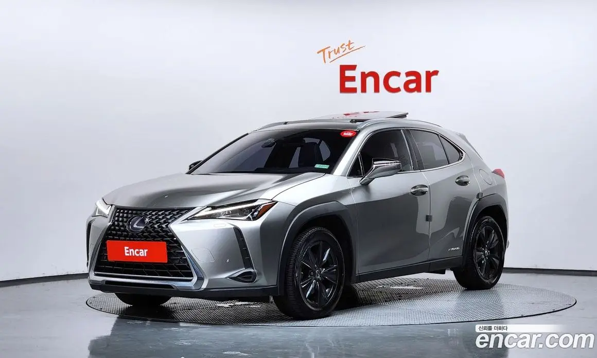 Lexus UX 2019 2.0 автомат (гидро), фото 1 Lexus UX 2019 2.0 автомат (гидро), фото 1