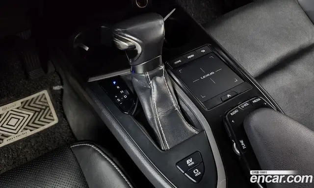 Lexus UX 2019 2.0 автомат (гидро), миниатюра 12