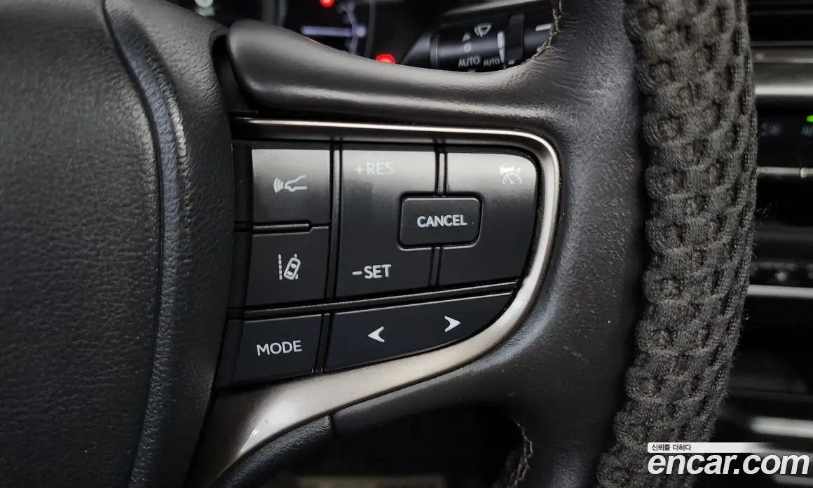 Lexus UX 2019 2.0 автомат (гидро), фото 22 Lexus UX 2019 2.0 автомат (гидро), фото 22