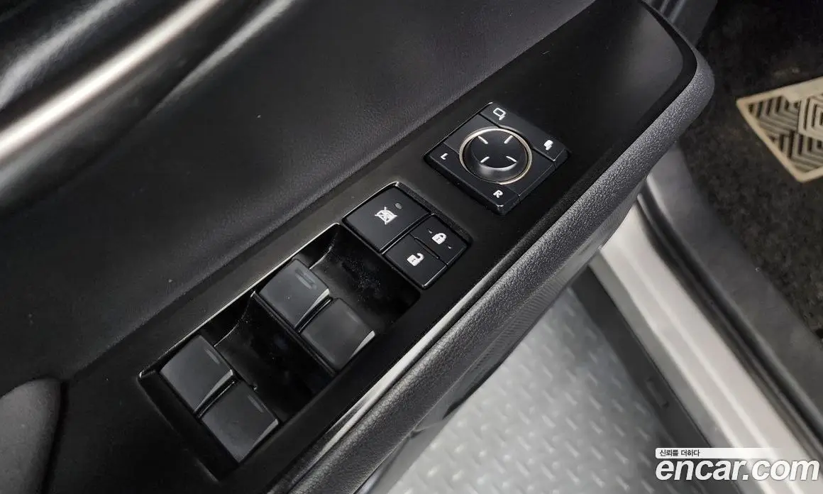 Lexus UX 2019 2.0 автомат (гидро), фото 28 Lexus UX 2019 2.0 автомат (гидро), фото 28
