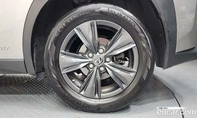 Lexus UX 2019 2.0 автомат (гидро), миниатюра 7 Lexus UX 2019 2.0 автомат (гидро), миниатюра 7