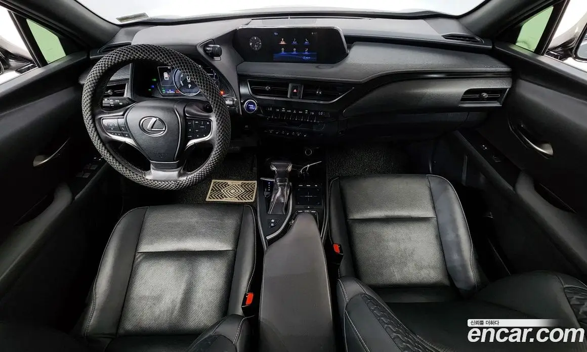 Lexus UX 2019 2.0 автомат (гидро), фото 10 Lexus UX 2019 2.0 автомат (гидро), фото 10
