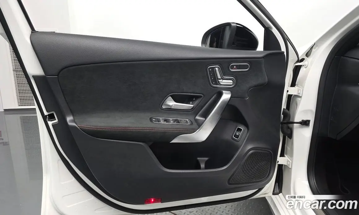 Mercedes-Benz A-Class 2022 2.0 автомат (гидро), фото 13