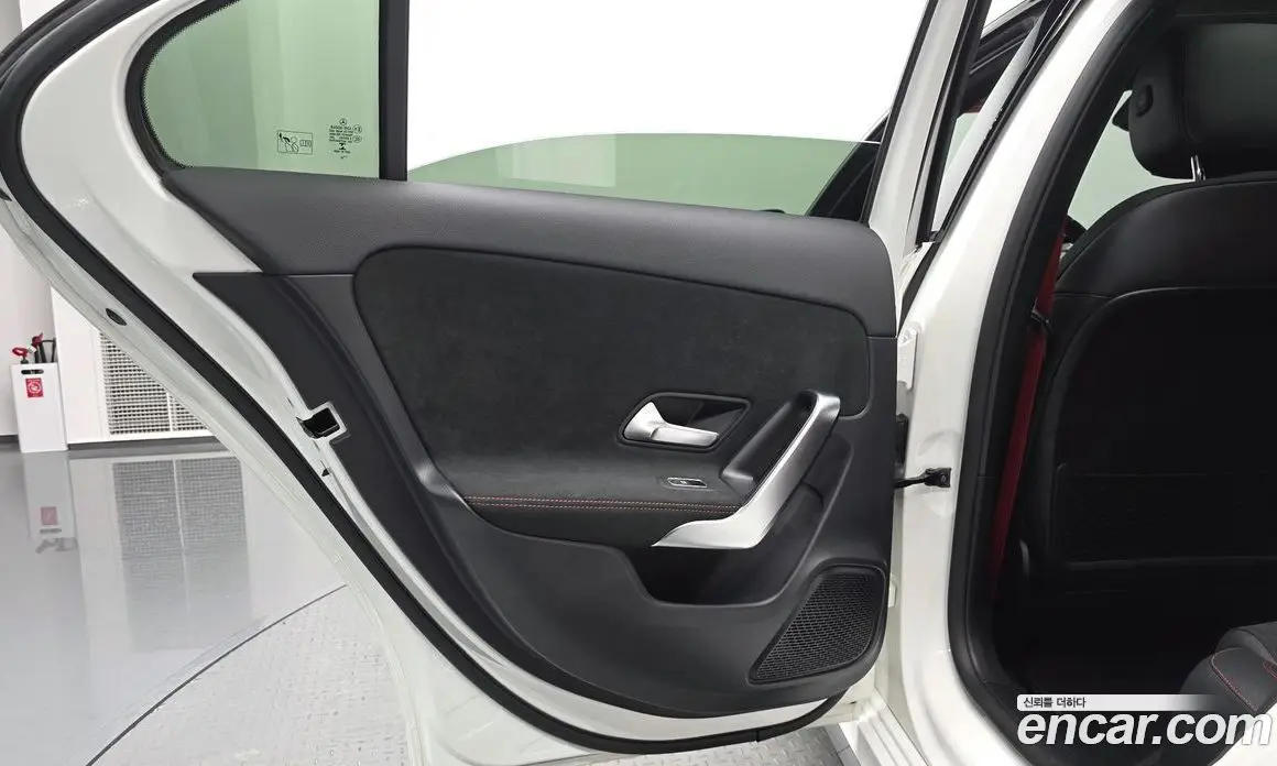 Mercedes-Benz A-Class 2022 2.0 автомат (гидро), фото 14
