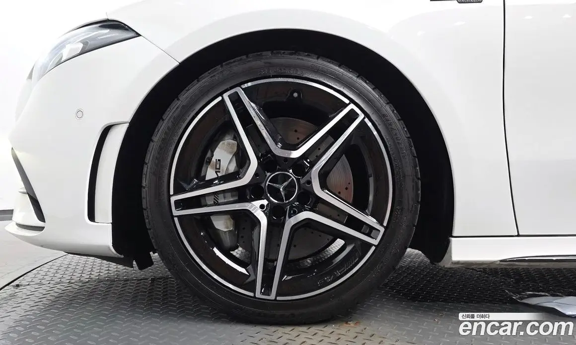 Mercedes-Benz A-Class 2022 2.0 автомат (гидро), фото 4