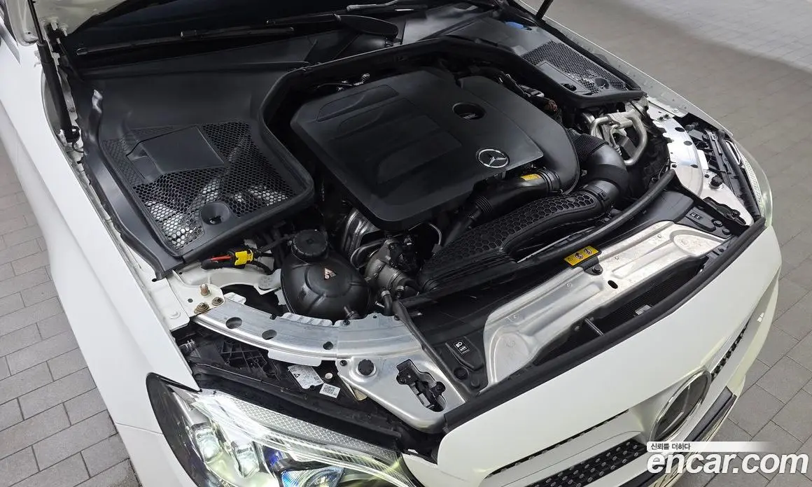 Mercedes-Benz C-Class 2023 2.0 автомат (гидро), фото 6