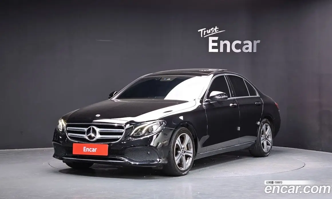Mercedes-Benz E-Class 2019 2.0 автомат (гидро), фото 1 Mercedes-Benz E-Class 2019 2.0 автомат (гидро), фото 1