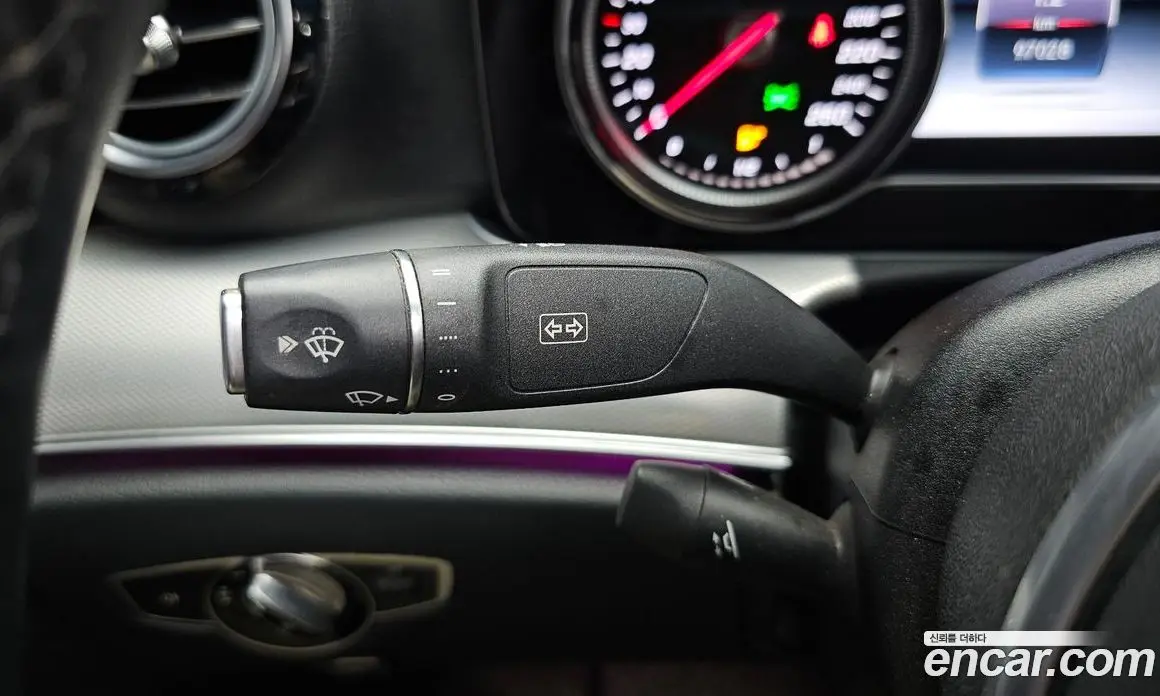Mercedes-Benz E-Class 2019 2.0 автомат (гидро), фото 22 Mercedes-Benz E-Class 2019 2.0 автомат (гидро), фото 22