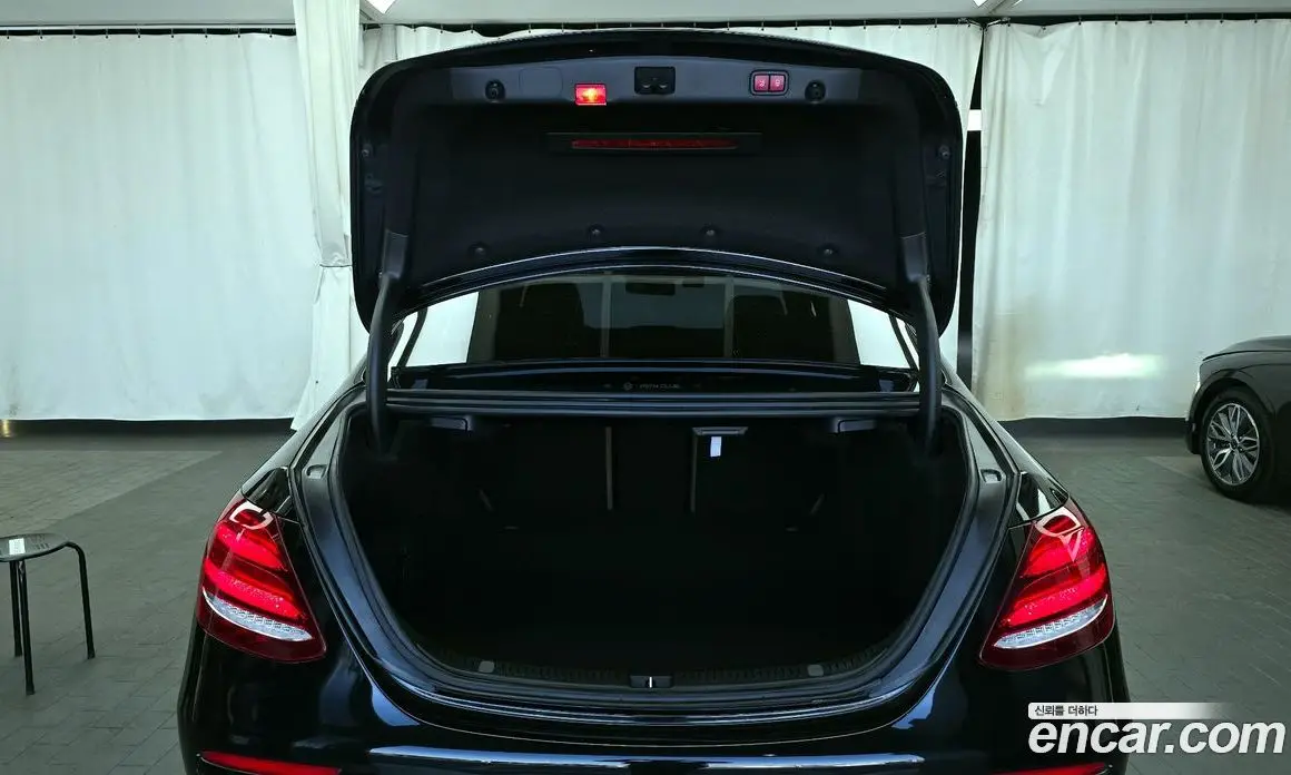 Mercedes-Benz E-Class 2019 4.0 автомат (гидро), фото 19