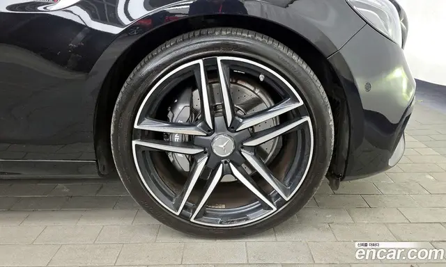 Mercedes-Benz E-Class 2019 4.0 автомат (гидро), миниатюра 4