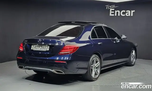 Mercedes-Benz E-Class 2020 2.0 автомат (гидро), миниатюра 2