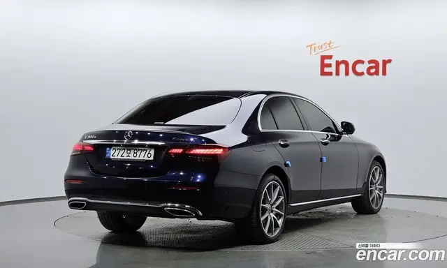 Mercedes-Benz E-Class 2022 2.0 автомат (гидро), миниатюра 1